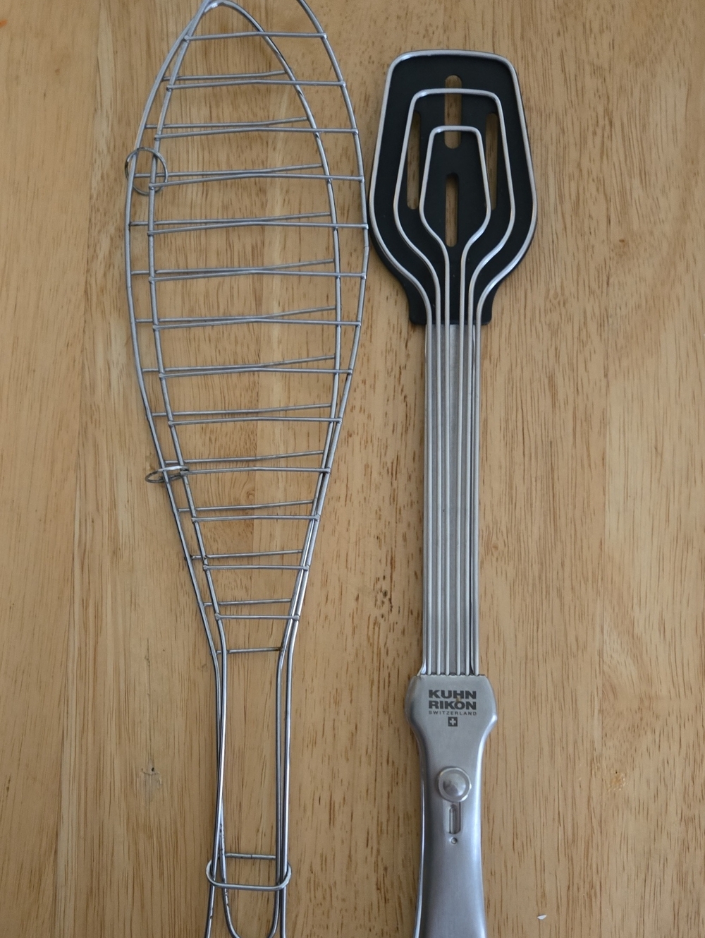 KUHN RIKON Long Handle Grill Flipper Stainless Steel and FISH CAGE ToolS
